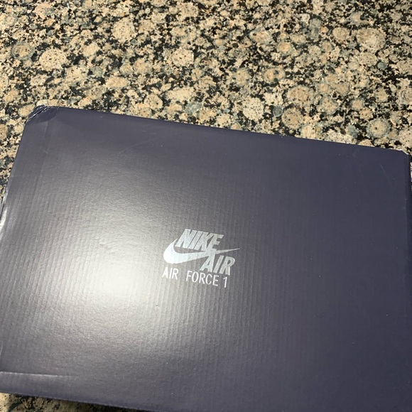 Size 9 - Nike Air Force 1 PLT.AF.ORM White - Picture 6 of 6